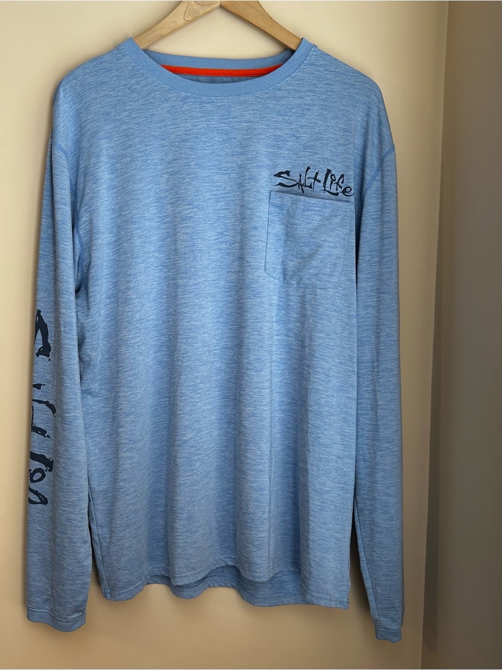 Salt Life 2003 Get Hooked Men’s Light Blue SLX Shirt with Pocket Size Large